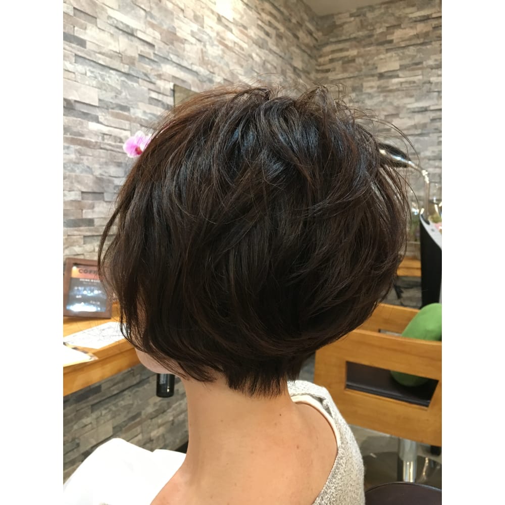 ショートボブ パーマ カラー J One Hair ジェイワンヘア のヘアスタイル 美容院 美容室を予約するなら楽天ビューティ