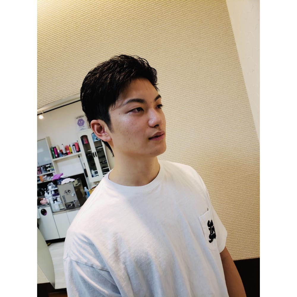 サイドをスッキリさせたい人に ハーフツーブロック Cutsalon Uemura カットサロン ウエムラ のヘアスタイル 美容院 美容室を予約するなら楽天ビューティ サイドをスッキリさせたい人に ハーフツーブロック Cutsalon Uemura カットサロン ウエムラ のヘアスタイル 美容院 美容室を予約するなら楽天ビューティ