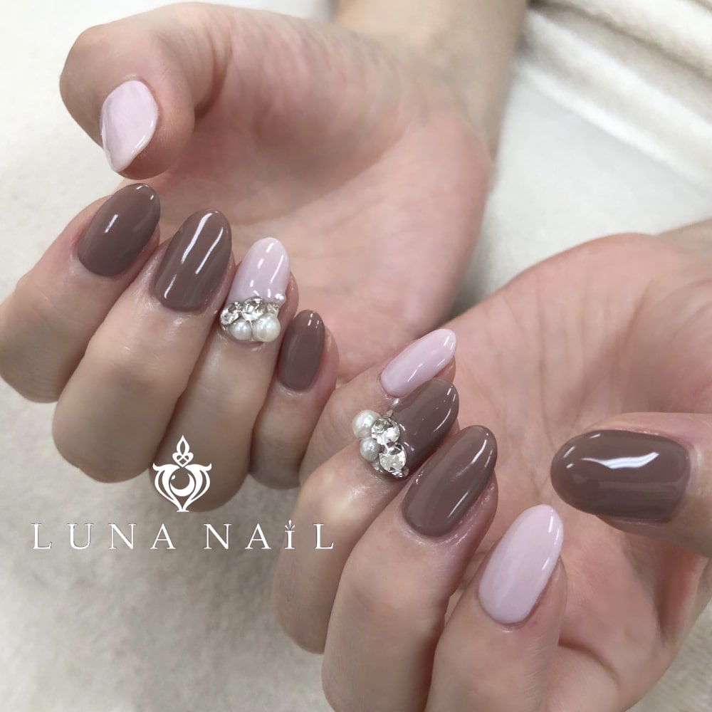 大人上品ネイル Luna Nail ルナネイル のネイルデザイン ネイル まつげサロンを予約するなら楽天ビューティ 大人上品ネイル Luna Nail ルナネイル のネイルデザイン ネイル まつげサロンを予約するなら楽天ビューティ