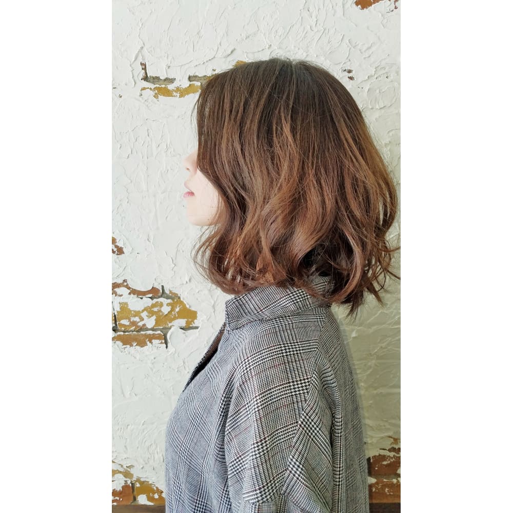 セミショートで魅せる 今時カール Grossy Hairproduce グロッシーヘアープロデュース のヘアスタイル 美容院 美容室を予約するなら楽天ビューティ