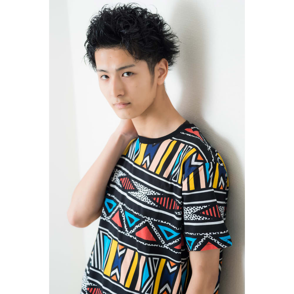 メンズ アップバング リバースショート Halal ハラル のヘアスタイル 美容院 美容室を予約するなら楽天ビューティ