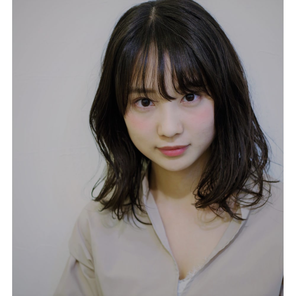 黒髪でも透明感のある ゆるふわ ナチュラル Tiroir ティロワール のヘアスタイル 美容院 美容室を予約するなら楽天ビューティ 黒髪でも透明感のある ゆるふわ ナチュラル Tiroir ティロワール のヘアスタイル 美容院 美容室を予約するなら楽天ビューティ