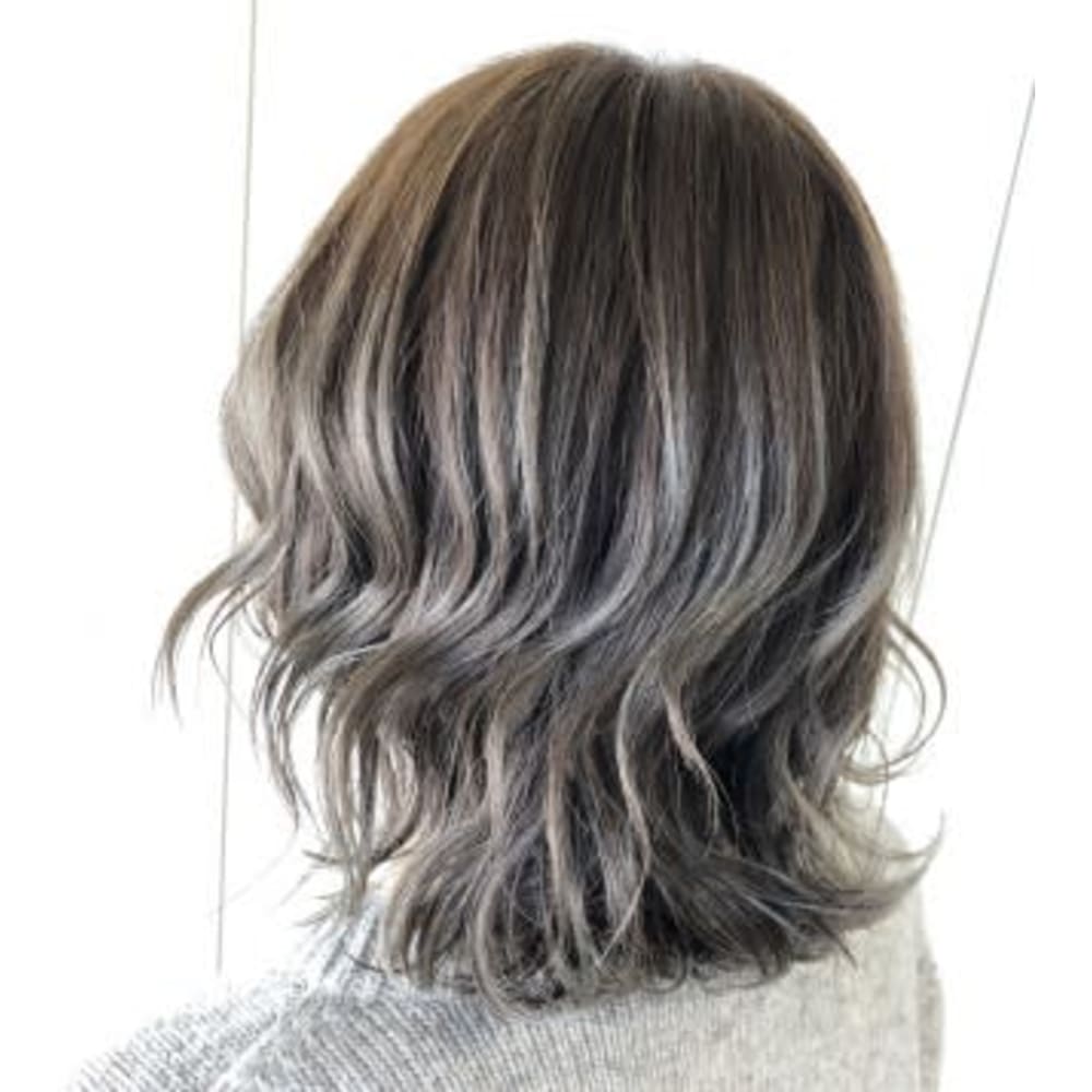 ツヤ系プラチナグレージュカラー Hairsalonbes ヘアサロン ベス のヘアスタイル 美容院 美容室を予約するなら楽天ビューティ