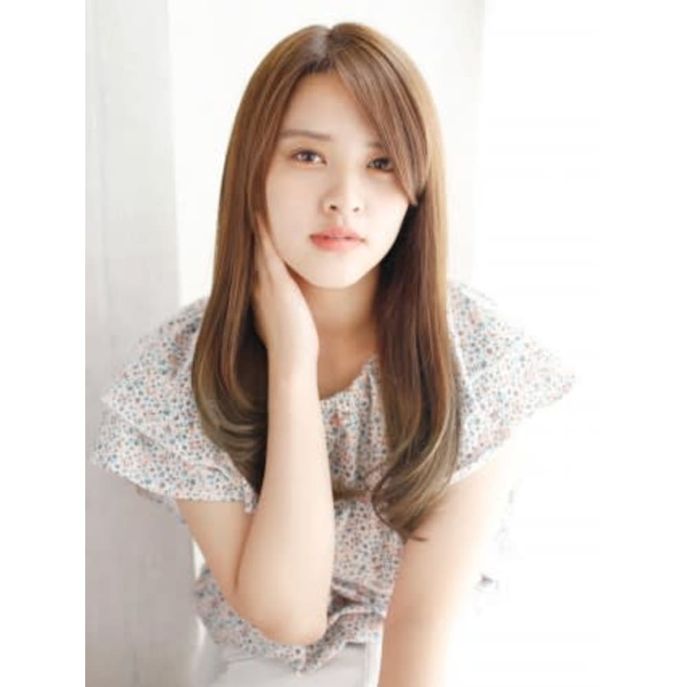 長めの前髪のナチュラルロングスタイル Hair Make Lea レア のヘアスタイル 美容院 美容室を予約するなら楽天ビューティ
