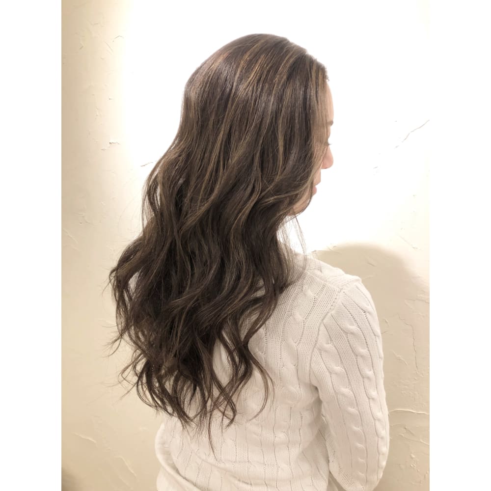 ナチュラルアッシュベージュ Salon May By Lim サロンメイバイリム のヘアスタイル 美容院 美容室を予約するなら楽天ビューティ