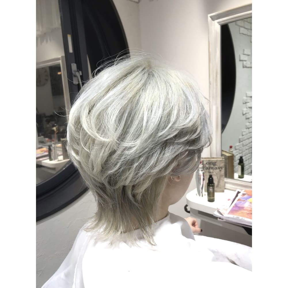 ハードロック ホワイトマッシュウルフ A Gland 梅田本店 アグラン のヘアスタイル 美容院 美容室を予約するなら楽天ビューティ