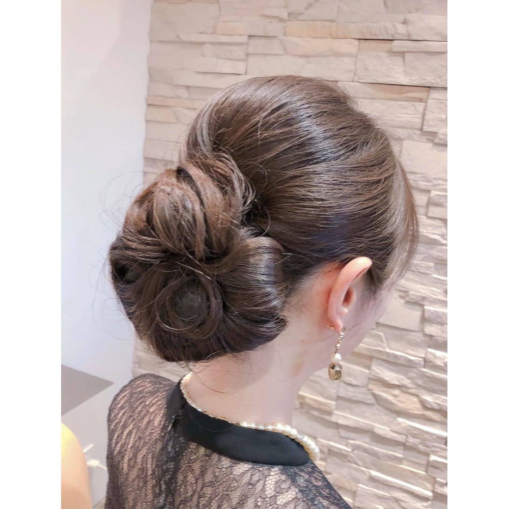 シックにまとめる結婚式のお呼ばれヘア Hair Make Opsis オプシス のヘアスタイル 美容院 美容室を予約するなら楽天ビューティ