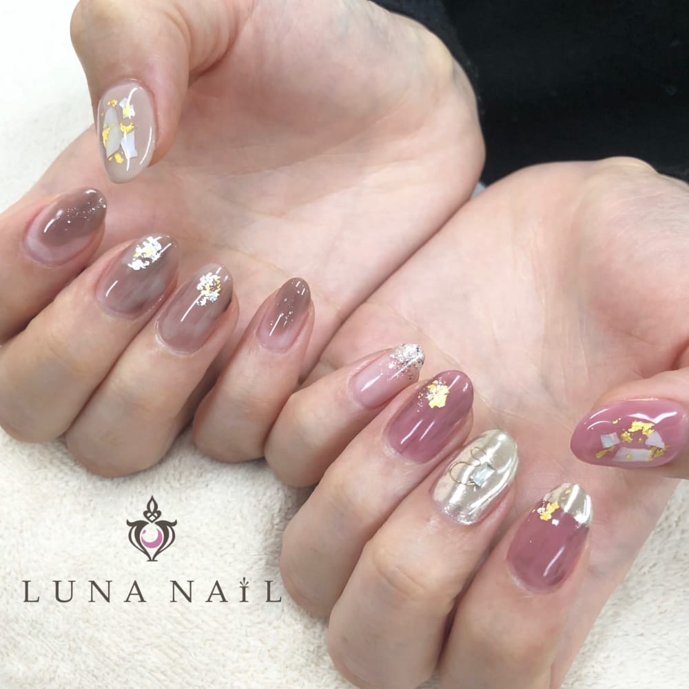 ちぐはぐニュアンスネイル Luna Nail ルナネイル のネイルデザイン ネイル まつげサロンを予約するなら楽天ビューティ