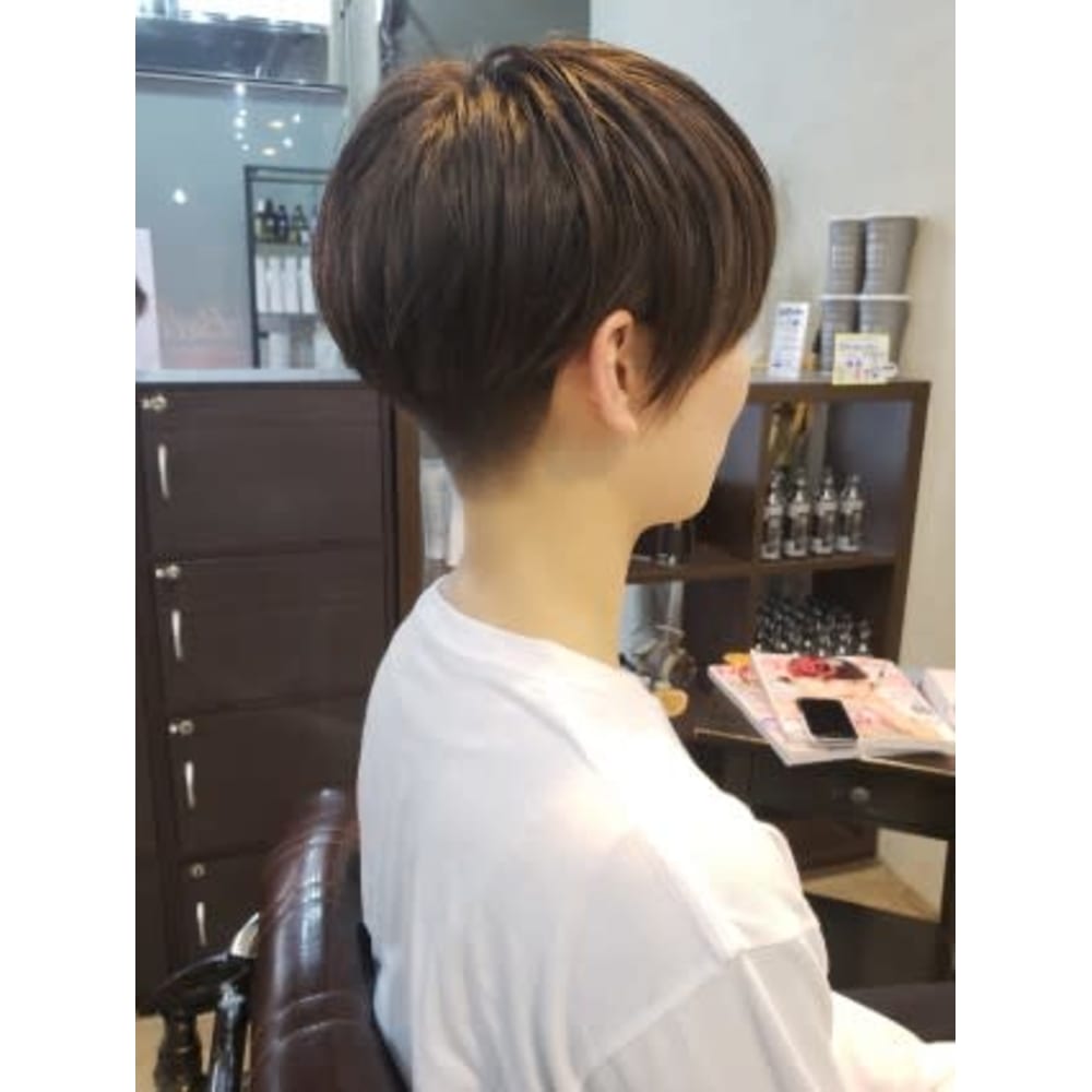 ベストベリー ショート ボブ 刈り上げ 前 下がり ショート 最高のヘアスタイルのアイデア