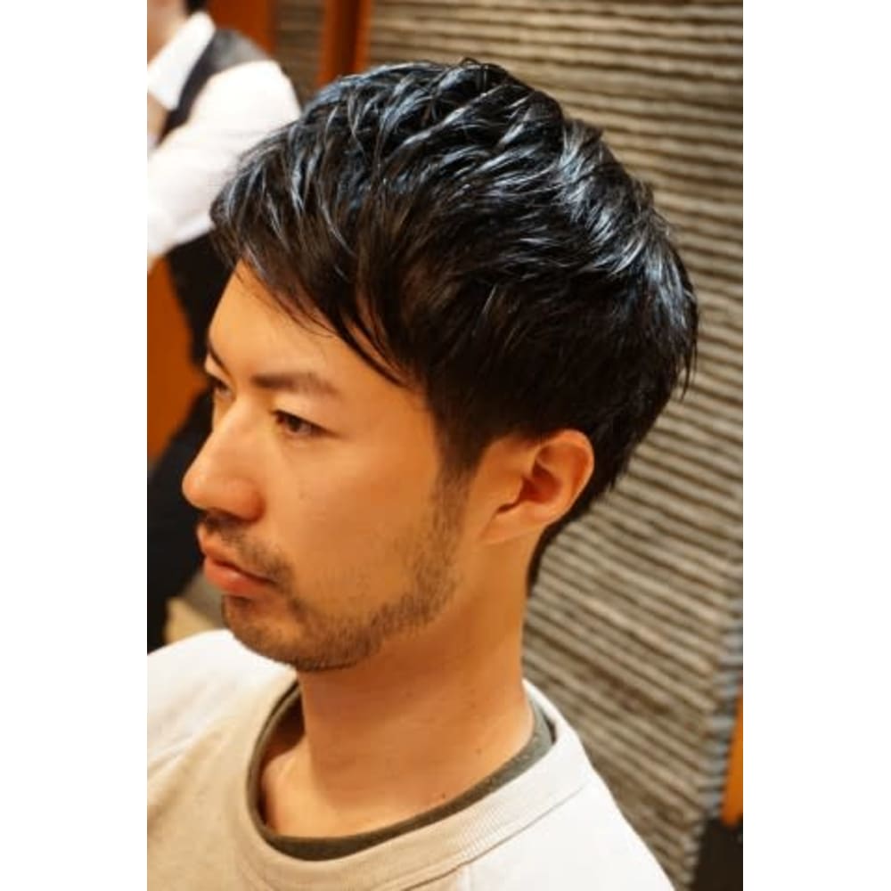 Notツーブロック ナチュラルにカッコ良く お髭を添えて ヘアーモードキクチ 銀座店 ヘアーモードキクチ のヘアスタイル 美容院 美容室を予約するなら楽天ビューティ