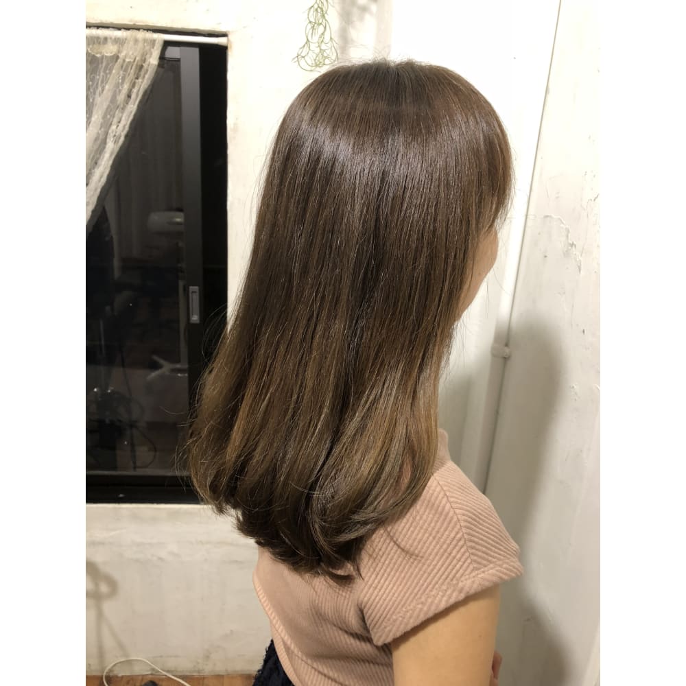 くすみベージュ系グラデーション Impre Vu Ajoute アンプレヴーアジュテ のヘアスタイル 美容院 美容室を予約するなら楽天ビューティ くすみベージュ系グラデーション Impre Vu Ajoute アンプレヴーアジュテ のヘアスタイル 美容院 美容室を予約するなら楽天ビューティ