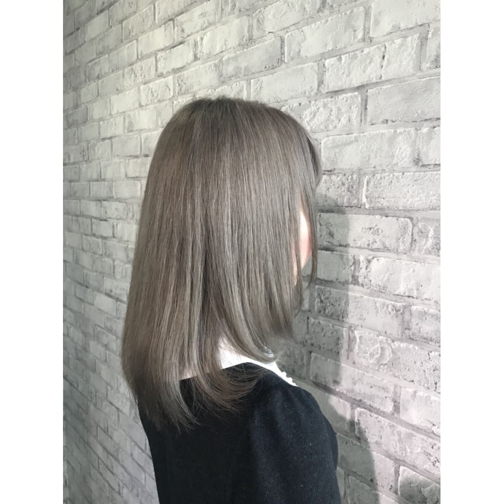 透明感バツグン 外国人風ダブルカラー Renatus Hair Of Nail レナトゥス ヘアー オブ ネイル のヘアスタイル 美容院 美容室を予約するなら楽天ビューティ