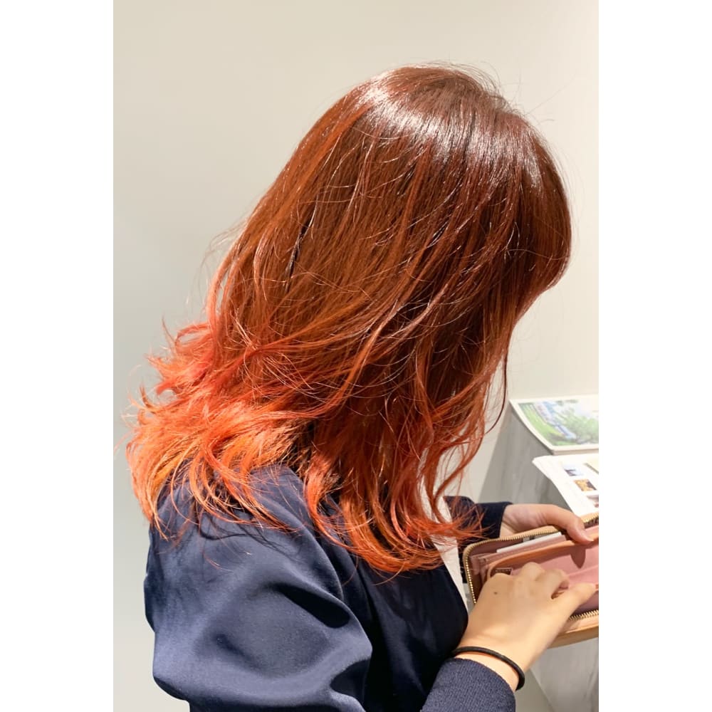 夏を先取り 赤系のカラフルグラデーションカラー Hair Make Opsis オプシス のヘアスタイル 美容院 美容室を予約するなら楽天ビューティ