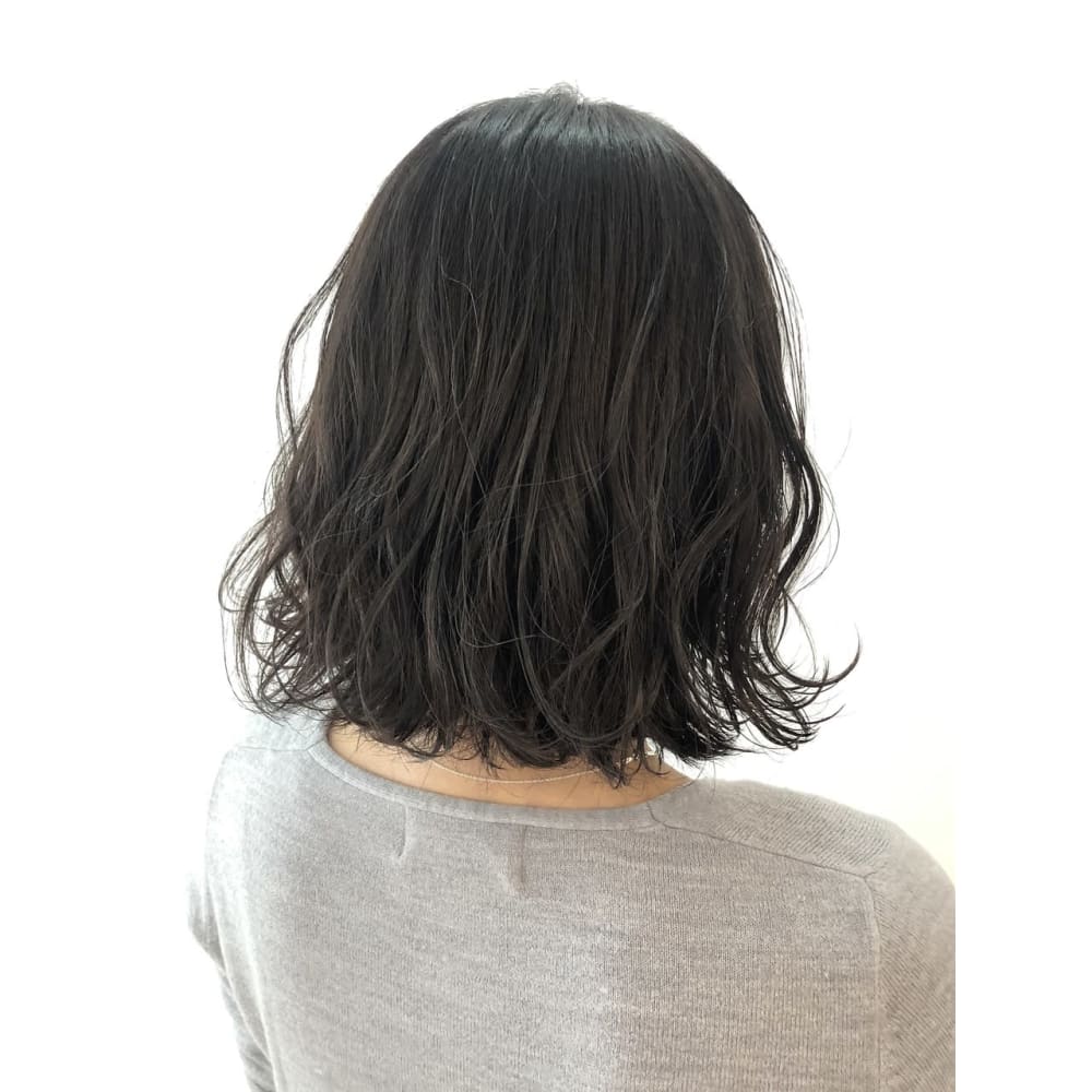切りっぱなしボブの巻きアレンジ E M A Premium Beauty Salon イーエムエープレミアムビューティーサロン のヘアスタイル 美容院 美容室を予約するなら楽天ビューティ