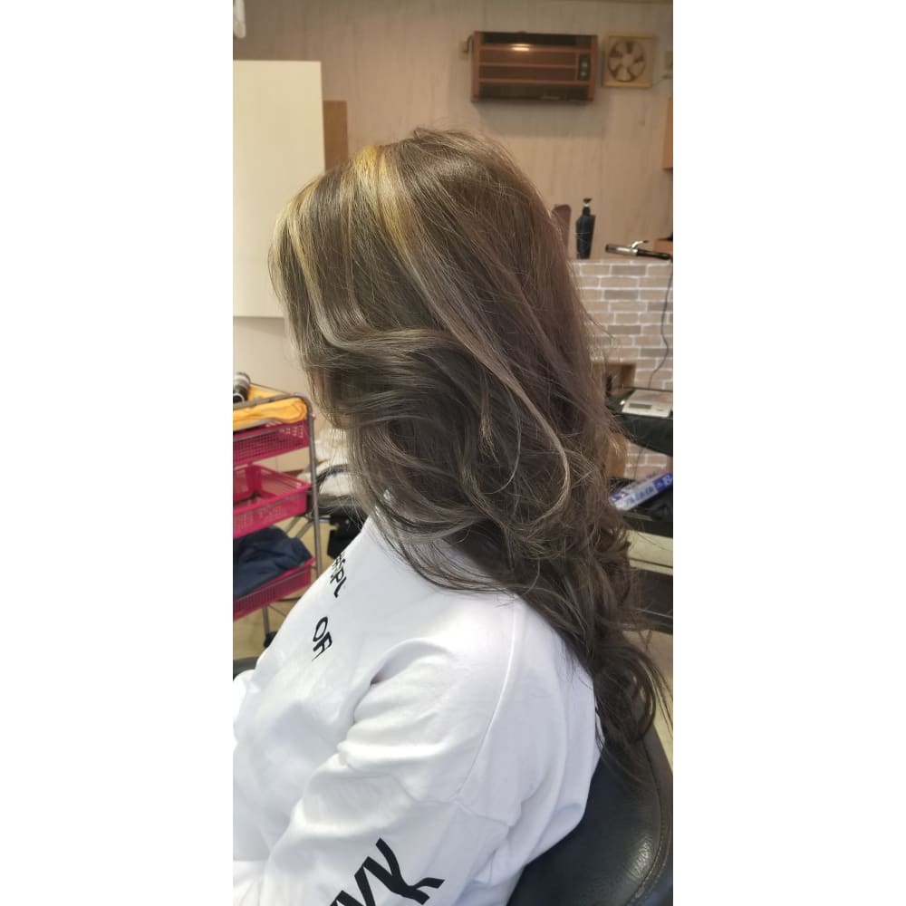 ウィ ビングメッシュ 根元ト ンアップ 全体カラー 美容室スター ビヨウシツスター のヘアスタイル 美容院 美容室を予約するなら楽天ビューティ