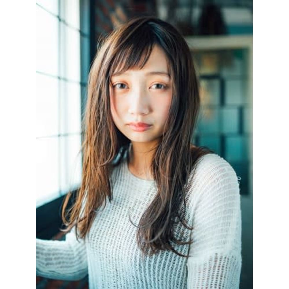 オン眉バング ロング Fare Tsurumi ファーレツルミ のヘアスタイル 美容院 美容室を予約するなら楽天ビューティ