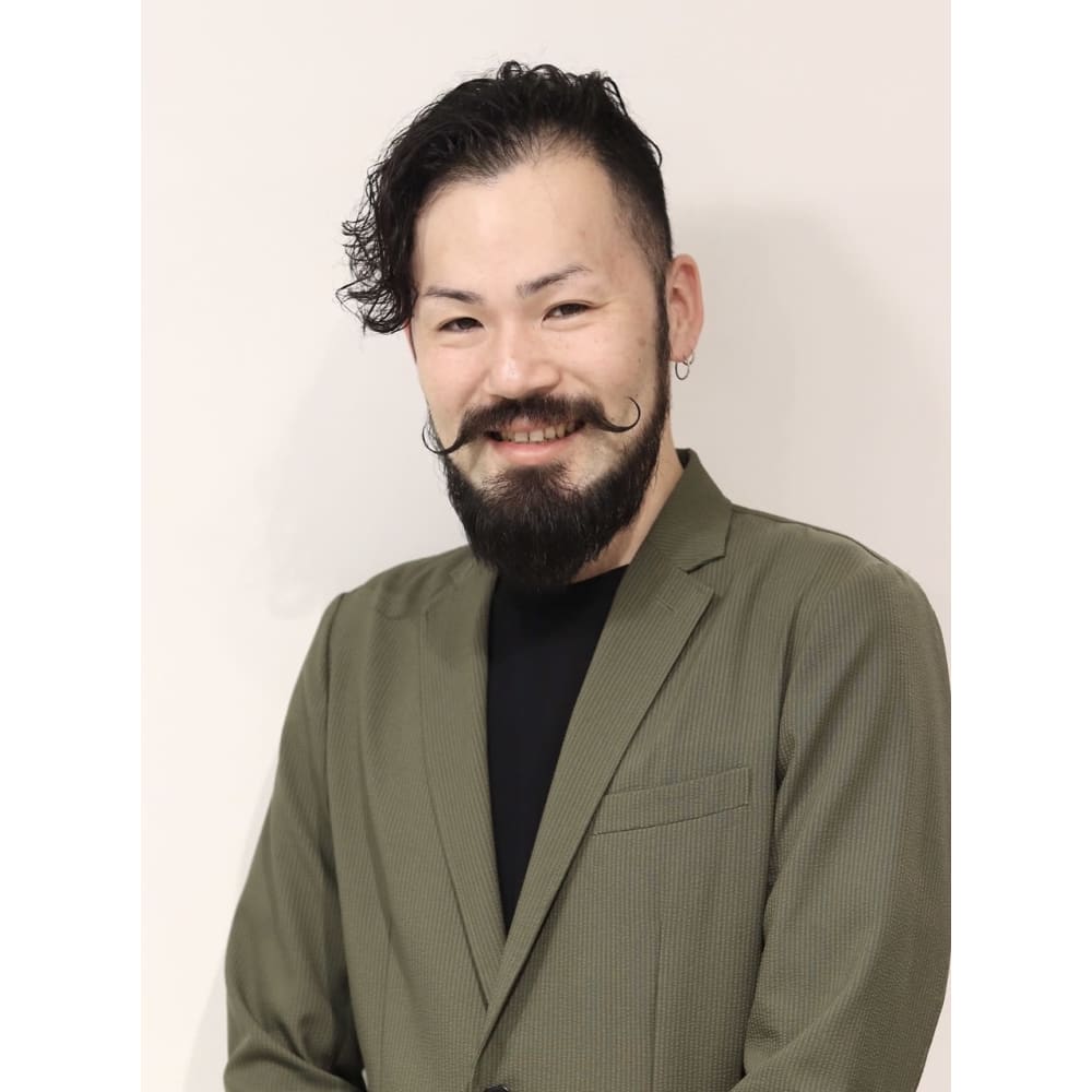 戸田 健治 Antiga Vi アンティガシス のスタッフ 美容院 美容室を予約するなら楽天ビューティ