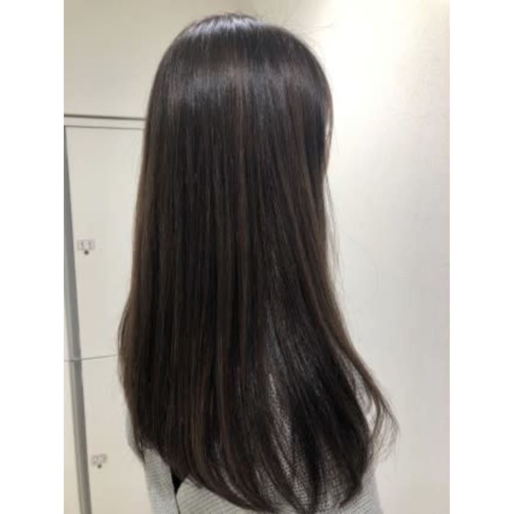 黒染め風カラー Kenje 湘南台 ケンジ ショウナンダイ のヘアスタイル 美容院 美容室を予約するなら楽天ビューティ
