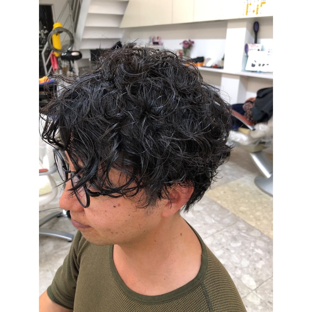 メンズパーマ Izawa Hair Make Salon イザワヘアメイクサロン のヘアスタイル 美容院 美容室を予約するなら楽天ビューティ