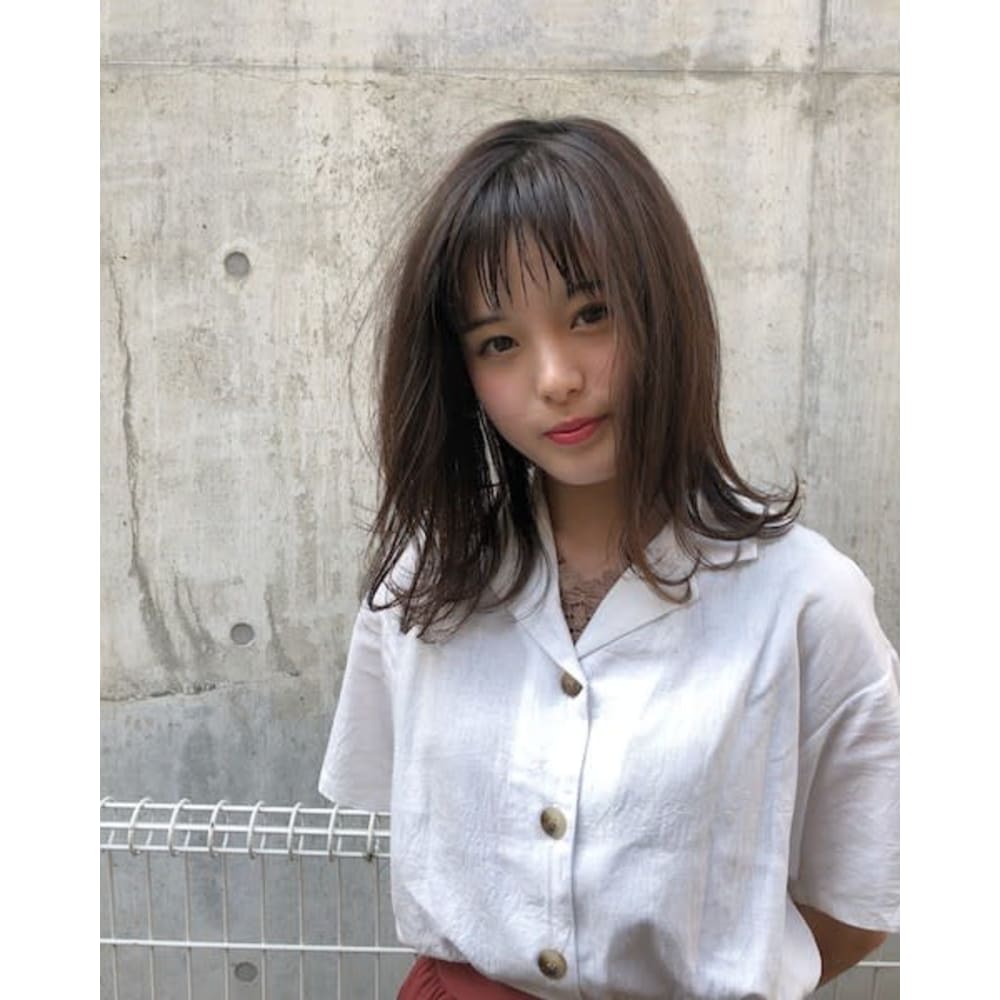 Colk By Mag ミディアム 薄めバング Colk By Mag コルクバイマグ のヘアスタイル 美容院 美容室を予約するなら楽天ビューティ