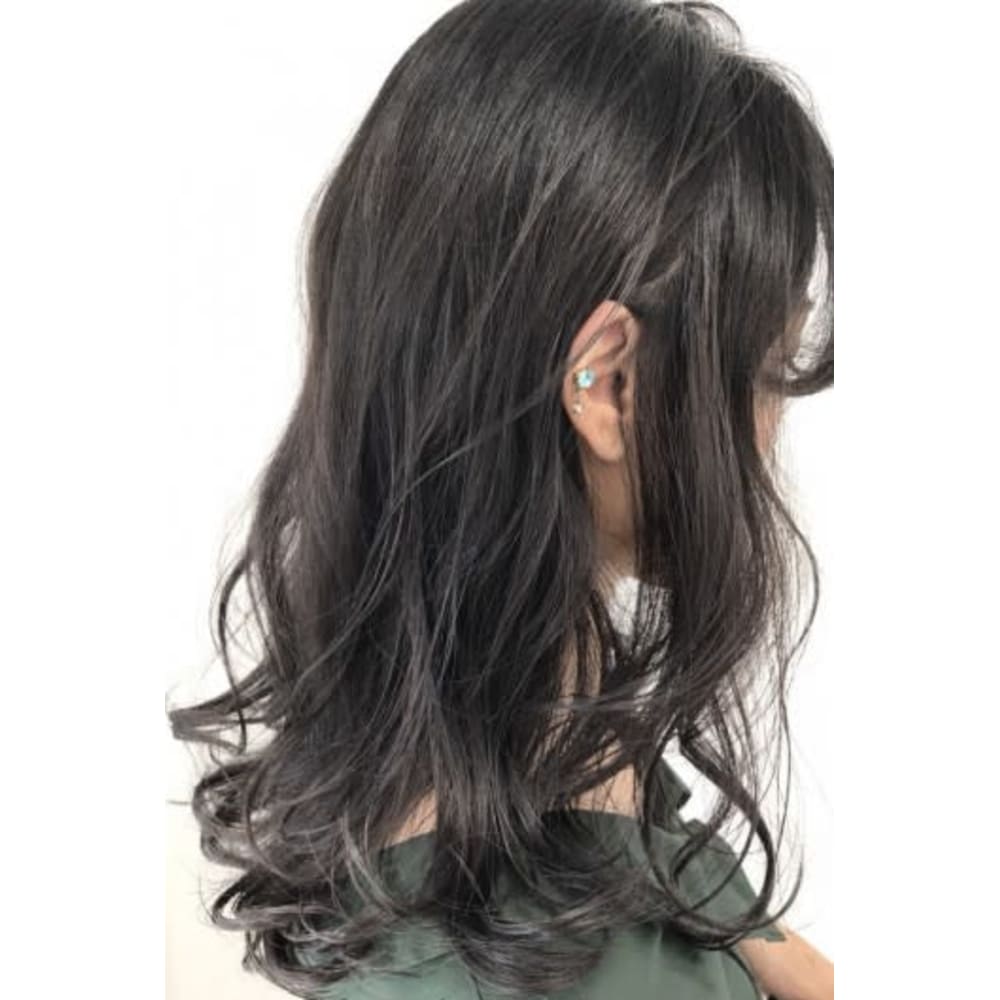 ダークトーンでも透明感カール 美容室 Feel Luce ビヨウシツ フィールルーチェ のヘアスタイル 美容院 美容室を予約するなら楽天ビューティ