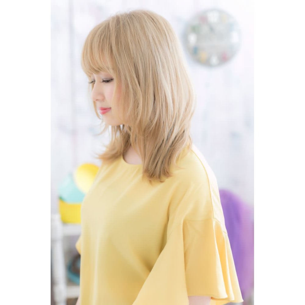 派手に見られがちなハイトーンの金髪スタイルは くせ毛風外ハネ Miq 日暮里店 ミック のヘアスタイル 美容院 美容室を予約するなら楽天ビューティ 派手に見られがちなハイトーンの金髪スタイルは くせ毛風外ハネ Miq 日暮里店 ミック のヘアスタイル 美容院 美容室を予約するなら楽天ビューティ