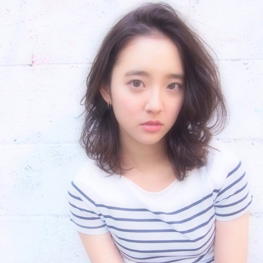 大人っぽくかきあげ女子 Vivid Ya ビビッド ルーア のヘアスタイル 美容院 美容室を予約するなら楽天ビューティ