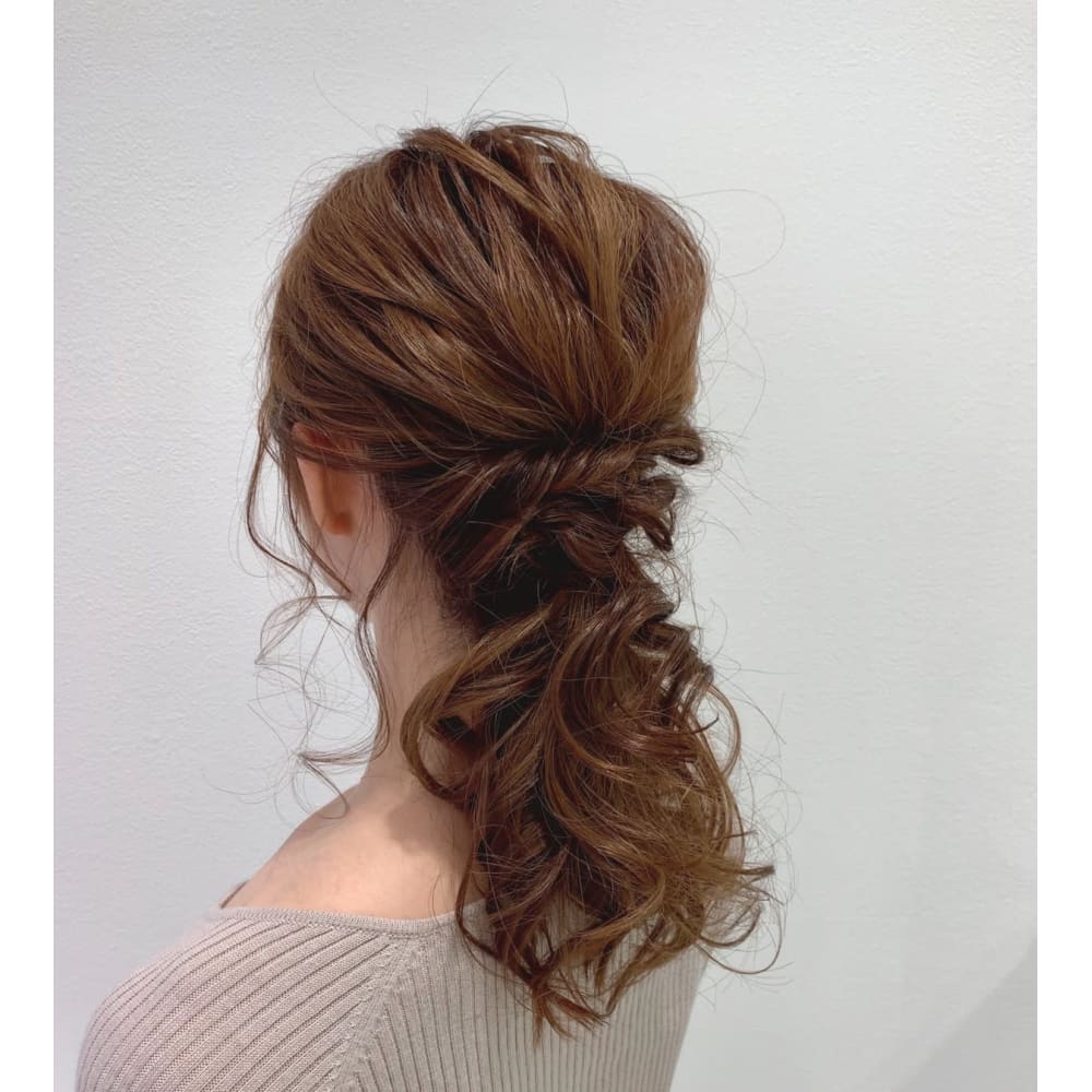 パリジェンヌ風ひとつ結び Beauty Treatment Salon Comforta ビューティトリートメントサロン コンフォルタ のヘアスタイル 美容院 美容室を予約するなら楽天ビューティ