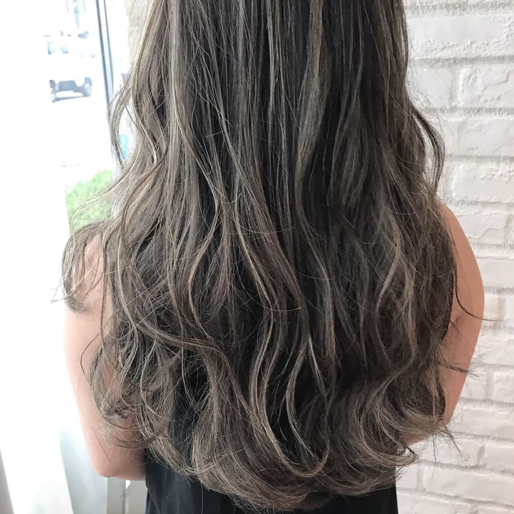 Lee Aimer南堀江 バイヤレージュアッシュ Lee Horie リー ホリエ のヘアスタイル 美容院 美容室を予約するなら楽天ビューティ