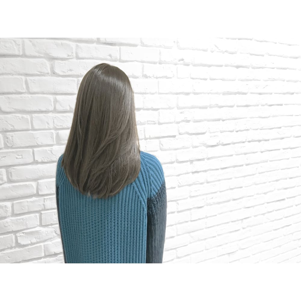 黒髪風 深みマットで暗髪のツヤとやわらかさ 大人セミロング Relaxx 表参道 リラックス オモテサンドウ のヘアスタイル 美容院 美容室を予約するなら楽天ビューティ