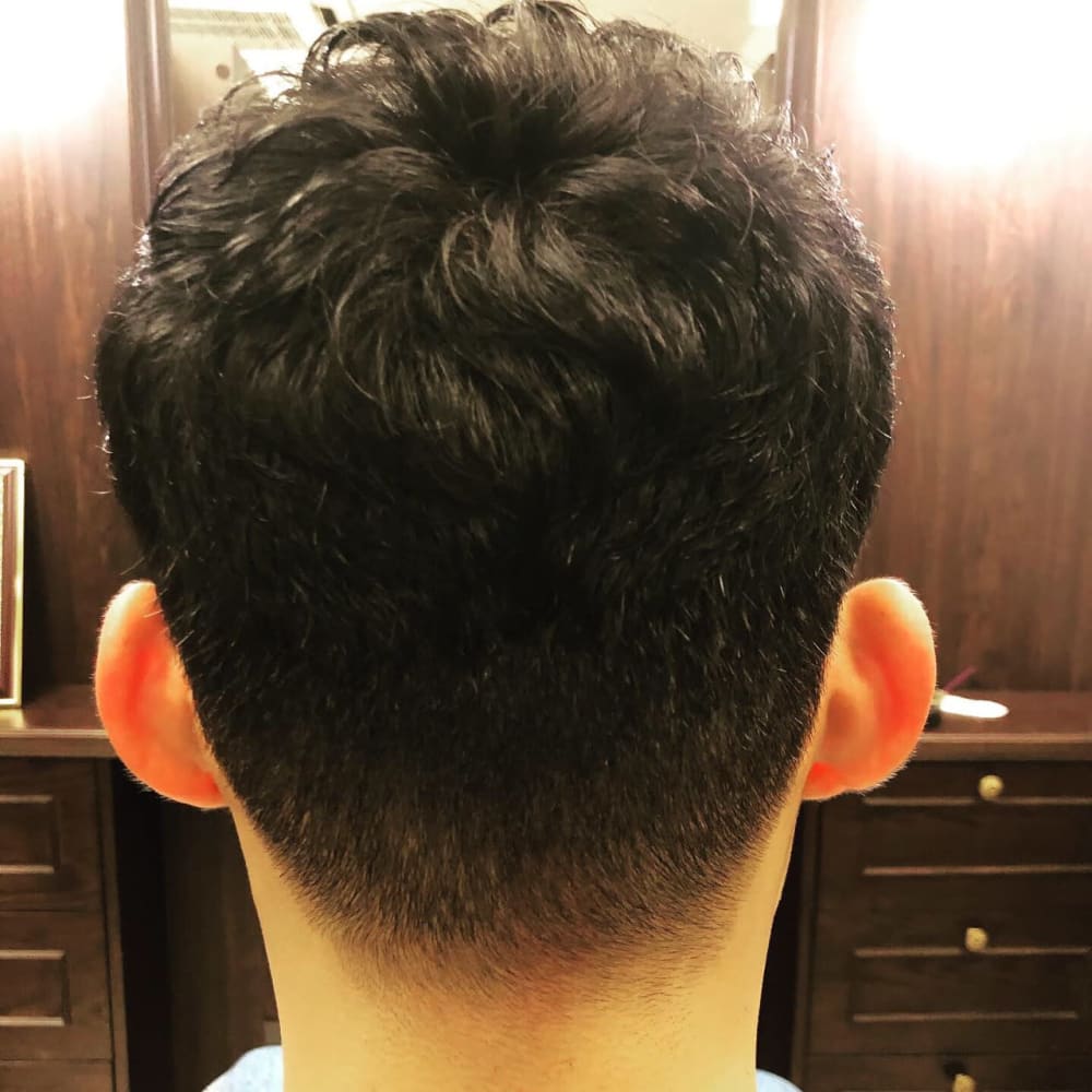 くせ毛を生かした爽やかショートスタイル Barbering Method Produce Byヘアサロン大野 バーバリングメソッド プロデュースバイヘアサロンオオノ のヘアスタイル 美容院 美容室を予約するなら楽天ビューティ