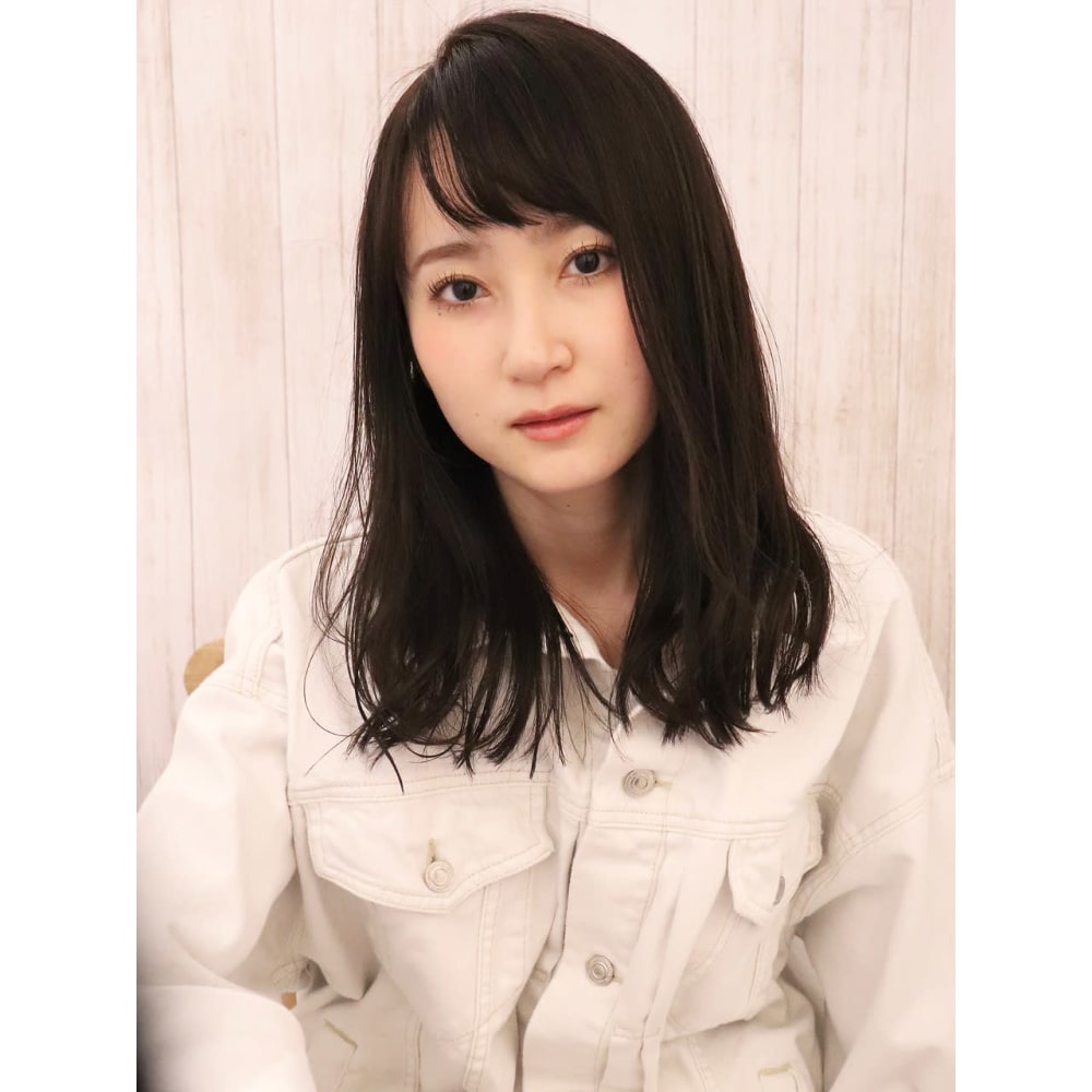 黒髪が引き立つミディアムスタイル Hair Make Sofa 仙台駅前店 ヘアーアンドメイクソファーセンダイエキマエテン のヘアスタイル 美容院 美容室を予約するなら楽天ビューティ