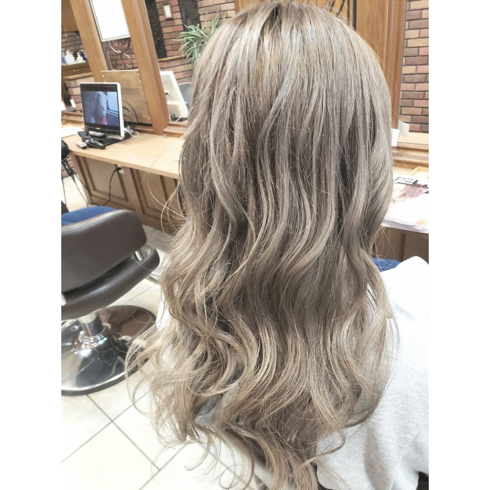 ハイトーングレージュ Shanti 円山店 シャンティ マルヤマテン のヘアスタイル 美容院 美容室を予約するなら楽天ビューティ