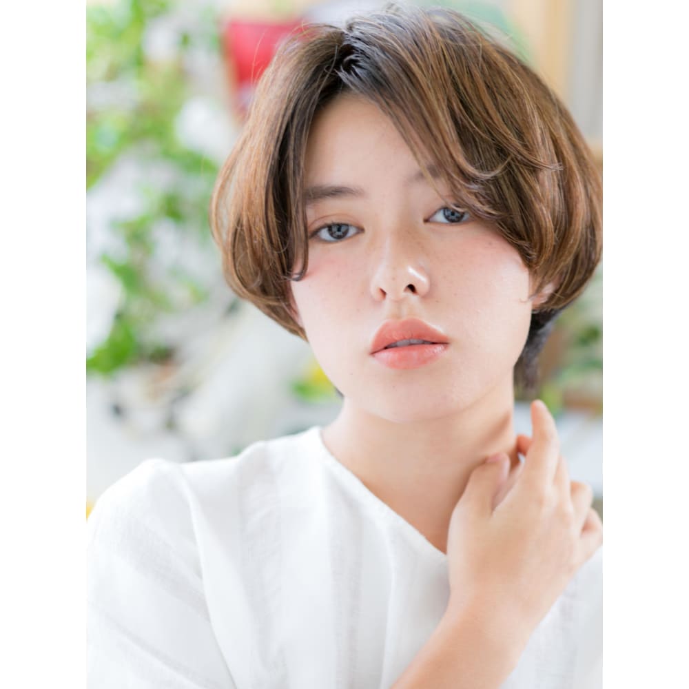 センターパートの大人顔ハンサムショート マッシュショート Cover Hair Bliss 北浦和西口店 カバーヘアブリス キタウラワニシグチテン のヘアスタイル 美容院 美容室を予約するなら楽天ビューティ