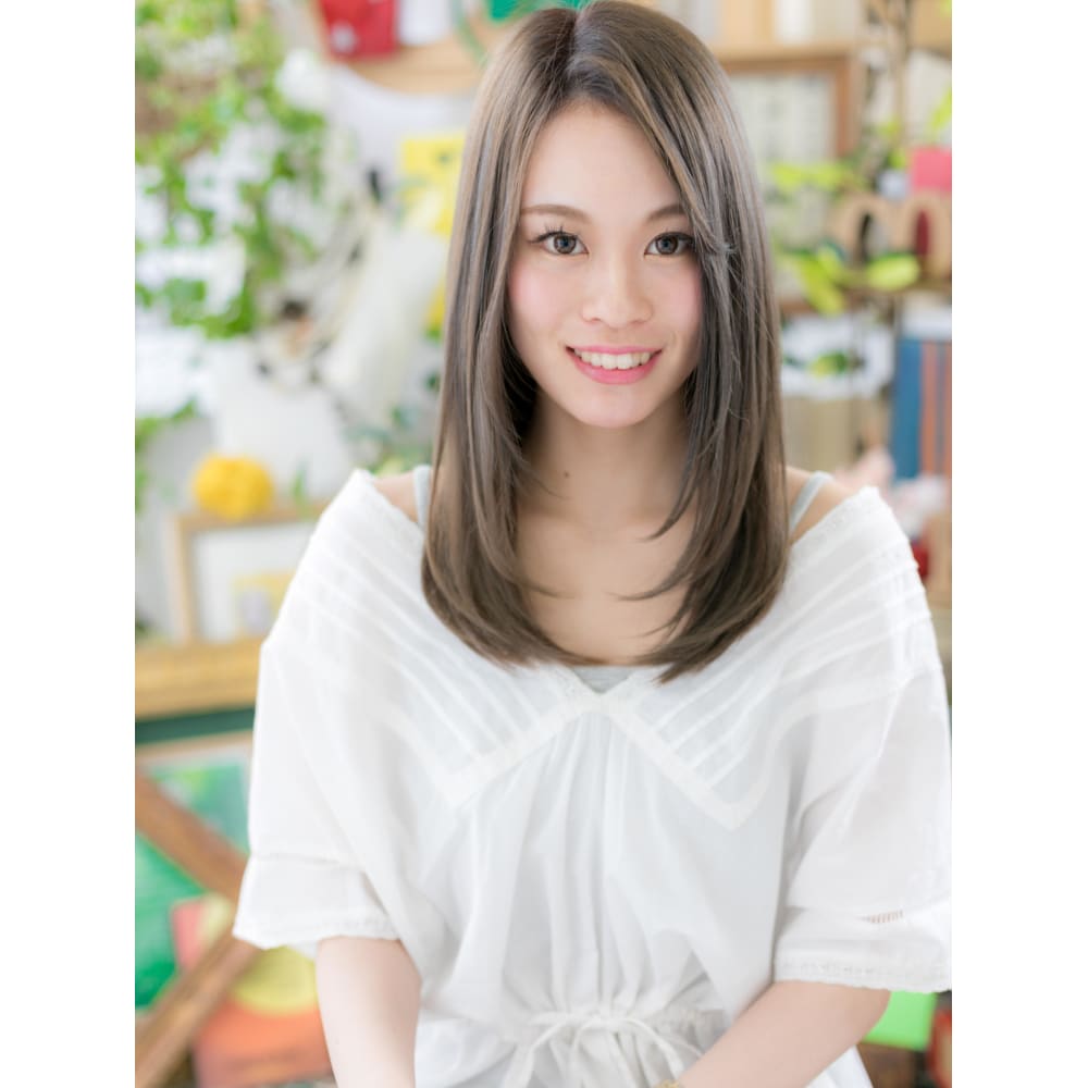 小顔見せ 大人かわいいツヤストレートロング モテロング Cover Hair Spa Bliss 浦和西口店 カバーヘア アンド スパブリス ウラワニシグチテン のヘアスタイル 美容院 美容室を予約するなら楽天ビューティ