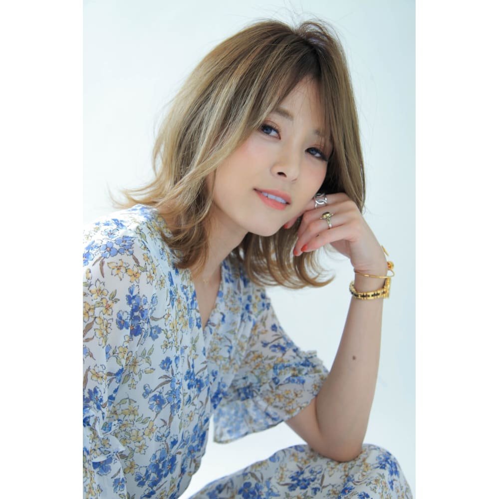 19春夏スタイル ウルフ ミディアム ウェーブ Boutique ブティック のヘアスタイル 美容院 美容室を予約するなら楽天ビューティ