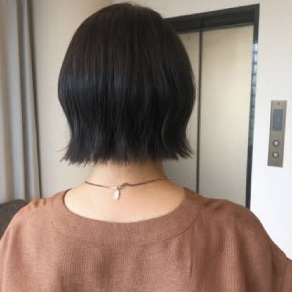 外ハネショートボブ ダークグレージュ Eleanor 梅田店 エレノアウメダテン のヘアスタイル 美容院 美容室を予約するなら楽天ビューティ