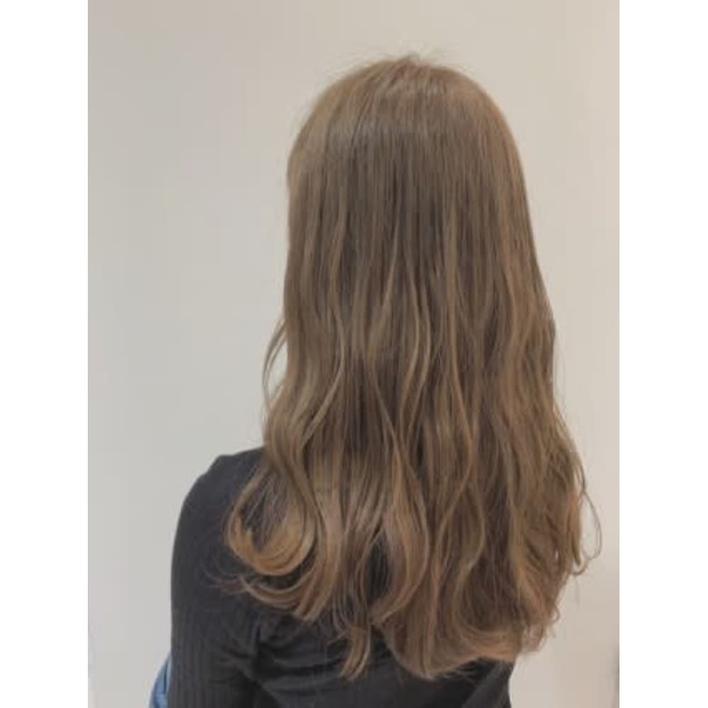 ブロンドミルクティー Otto Birth オットバース のヘアスタイル 美容院 美容室を予約するなら楽天ビューティ