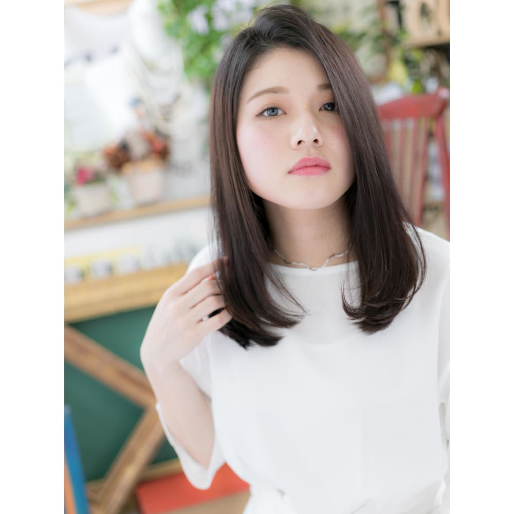 かきあげバング 黒髪のツヤ感色っぽセミディ エアリーカール Cover Hair Bliss 上尾西口店 カバーヘアブリス アゲオニシグチテン のヘアスタイル 美容院 美容室を予約するなら楽天ビューティ