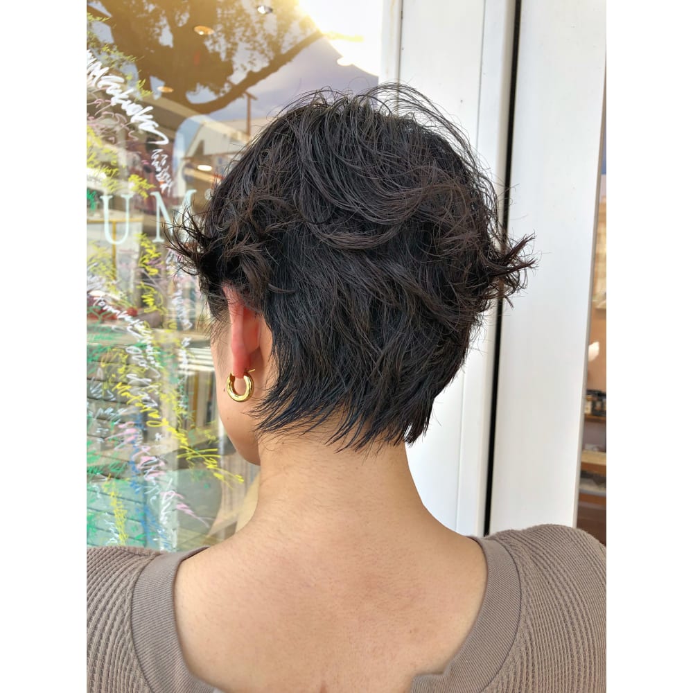 乾かすだけで決まる無造作パーマショートヘアー Beautrium 福岡 ビュートリアム のヘアスタイル 美容院 美容室を予約するなら楽天ビューティ