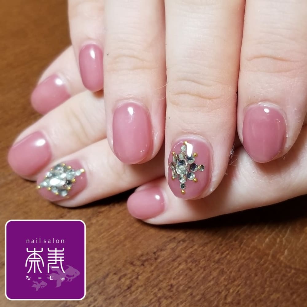 グレイッシュピンク 奈寿 ナージュ のネイルデザイン ネイル まつげサロンを予約するなら楽天ビューティ