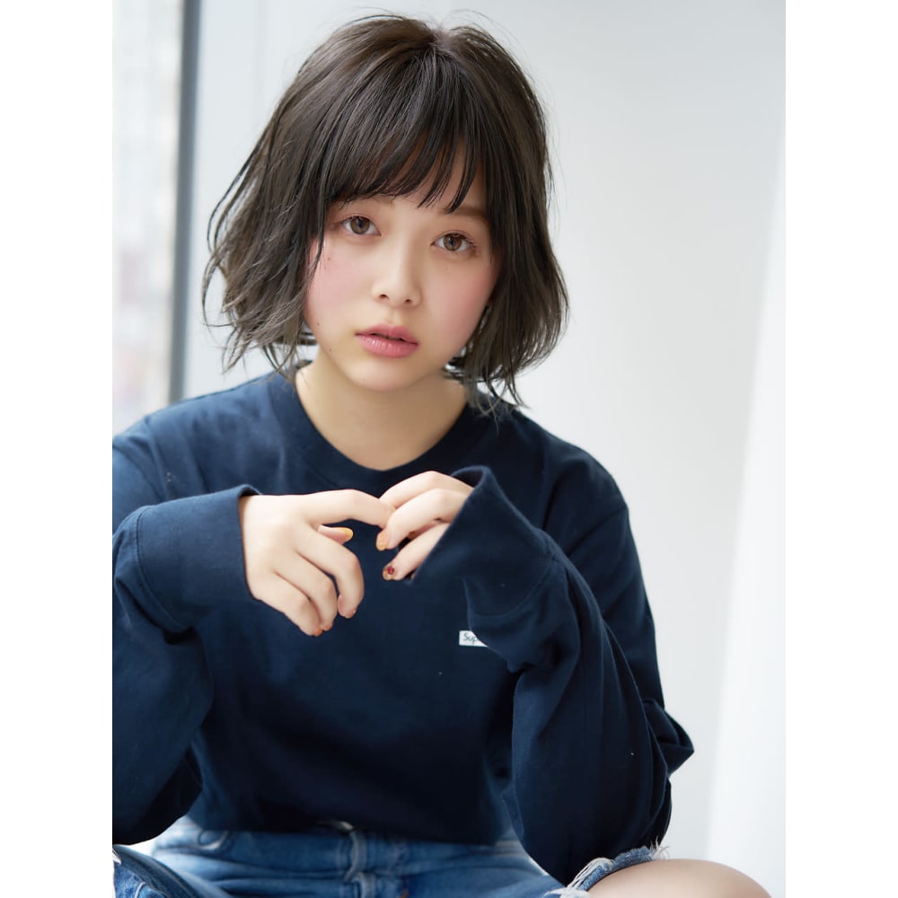薄め前髪ボブ モノトーンアッシュカラー Air Ginza エアーギンザ のヘアスタイル 美容院 美容室を予約するなら楽天ビューティ