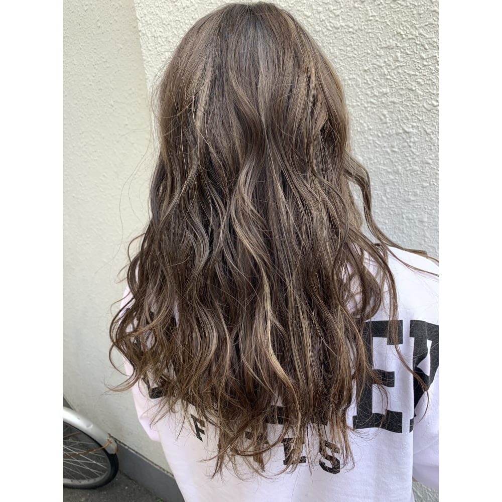 透明感ある ハイライトカラー Coco Terrace ココテラス のヘアスタイル 美容院 美容室を予約するなら楽天ビューティ 透明感ある ハイライトカラー Coco Terrace ココテラス のヘアスタイル 美容院 美容室を予約するなら楽天ビューティ