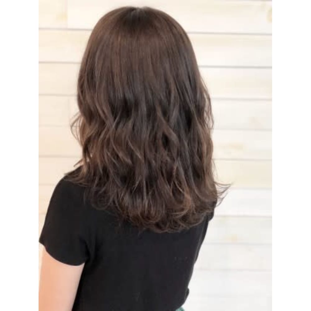 イルミナカラー チャイティベージュ Luck 辻堂 ラックツジドウ のヘアスタイル 美容院 美容室を予約するなら楽天ビューティ