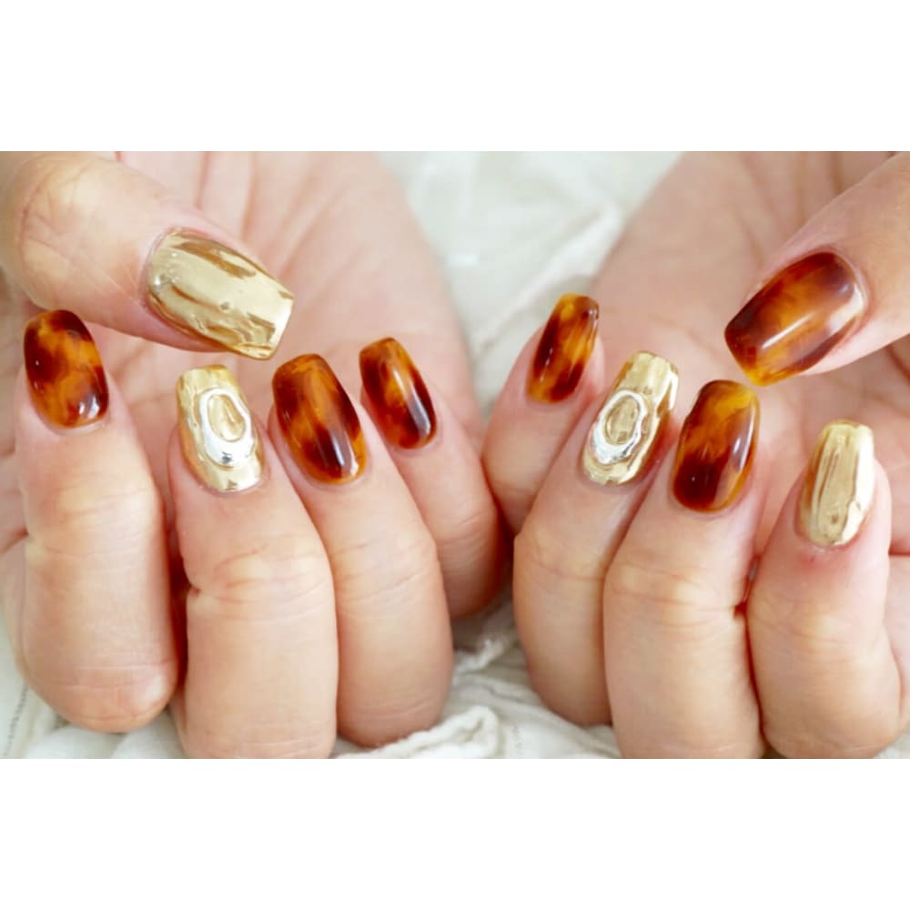 べっ甲 ボコボコミラーネイル Private Nail Salon Hikari プライベートネイルサロンヒカリ のネイルデザイン ネイル まつげサロンを予約するなら楽天ビューティ