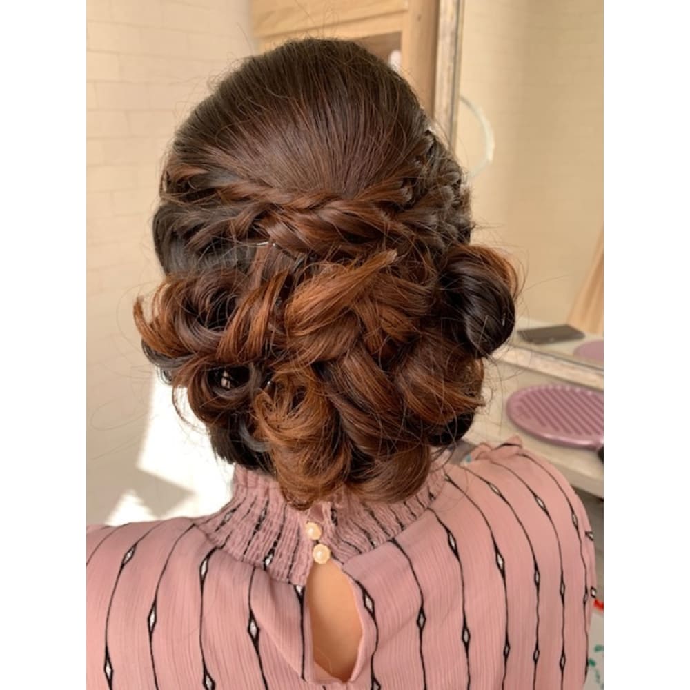 ネープシニヨンねじり ロール Mystere Restaresta ミステール リスタリスタ のヘアスタイル 美容院 美容室を予約するなら楽天ビューティ ネープシニヨンねじり ロール Mystere Restaresta ミステール リスタリスタ のヘアスタイル 美容院 美容室を予約するなら楽天ビューティ