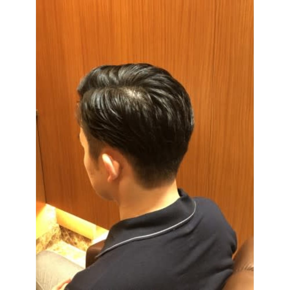 ツーブロックが浮く銀座30代メンズビジネスマンカットコース R De Beaute アールドボーテ のヘアスタイル 美容院 美容室を予約するなら楽天ビューティ