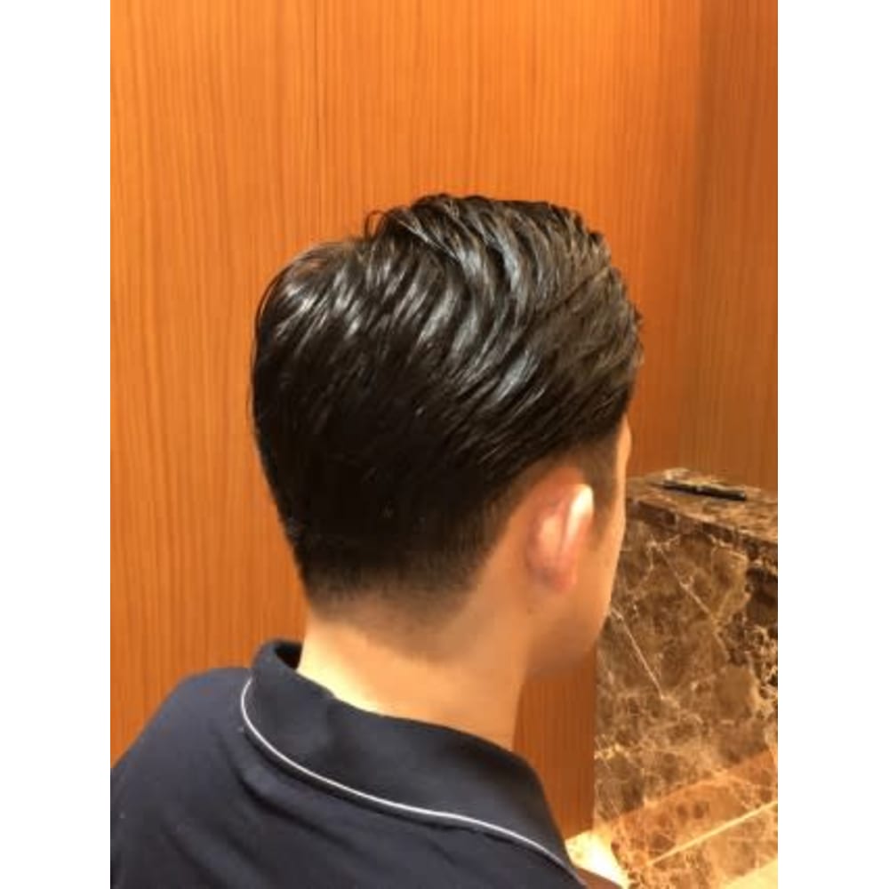 ツーブロックが浮く銀座30代メンズビジネスマンカットコース R De Beaute アールドボーテ のヘアスタイル 美容院 美容室を予約するなら楽天ビューティ ツーブロックが浮く銀座30代メンズビジネスマンカットコース R De Beaute アールドボーテ のヘアスタイル 美容院 美容室を予約するなら楽天ビューティ