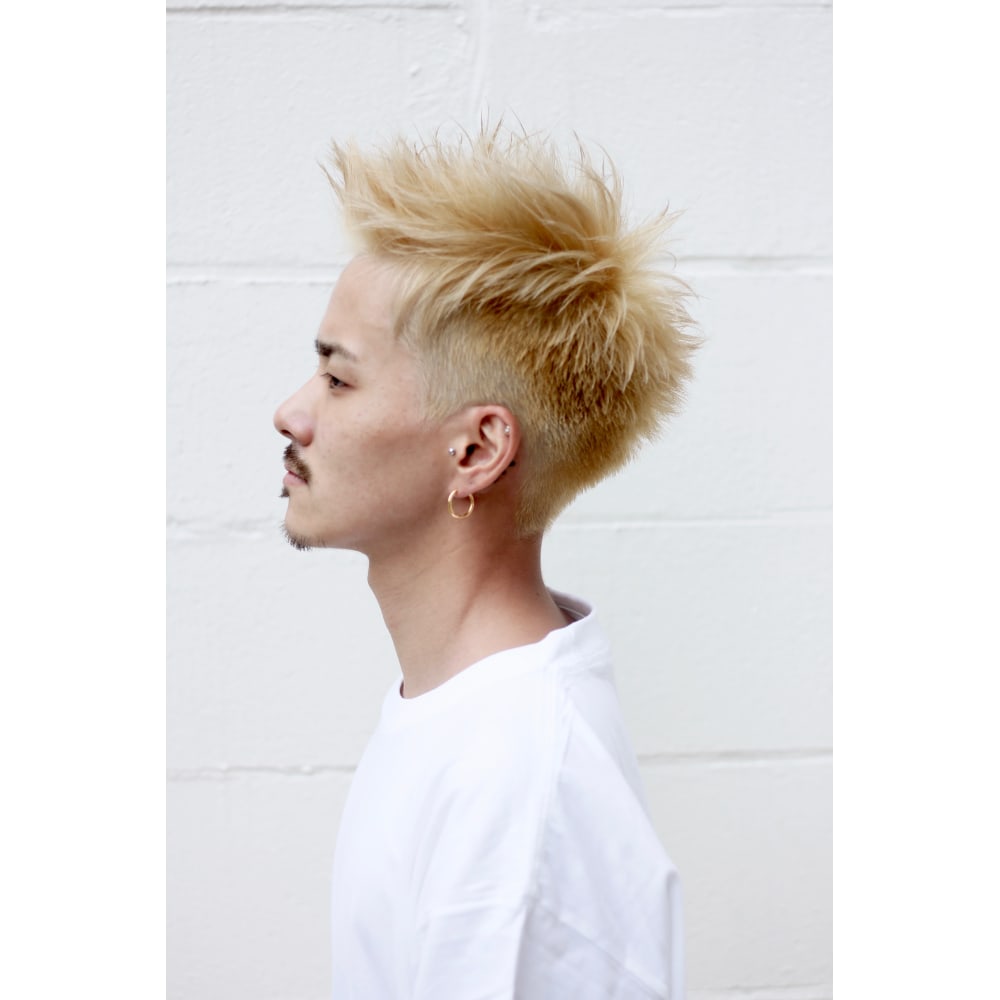 ホワイトブロンド ジェットモヒカン Tsune ツネ のヘアスタイル 美容院 美容室を予約するなら楽天ビューティ