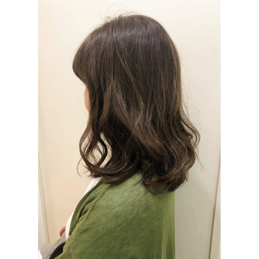 ハイライトを活かしたツヤ感がいいマットグレイ Hair Make Opsis オプシス のヘアスタイル 美容院 美容室を予約するなら楽天ビューティ ハイライトを活かしたツヤ感がいいマットグレイ Hair Make Opsis オプシス のヘアスタイル 美容院 美容室を予約するなら楽天ビューティ